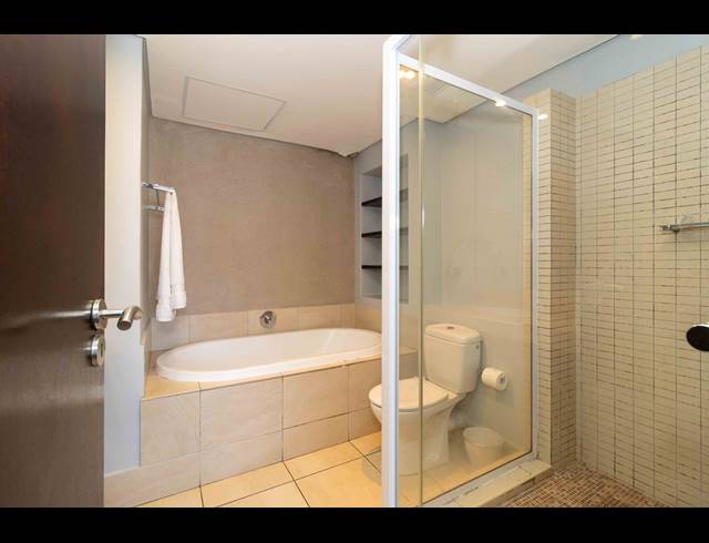 2 BEDROOM APARTMENT FOR SALE IN CAPE TOWN CITY CENTRE